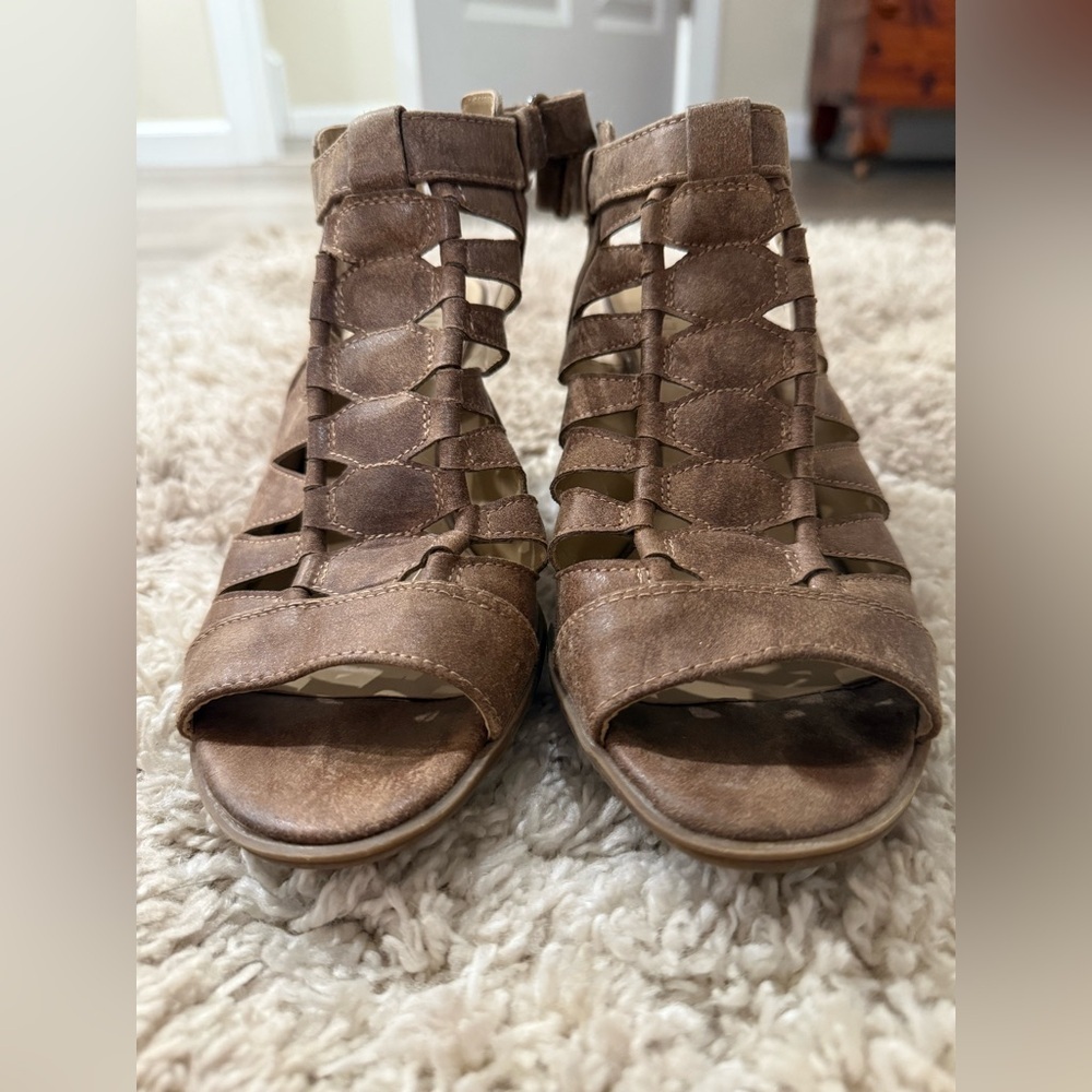 Naturalizer Talan Slingback Heels - Picture 4 of 9
